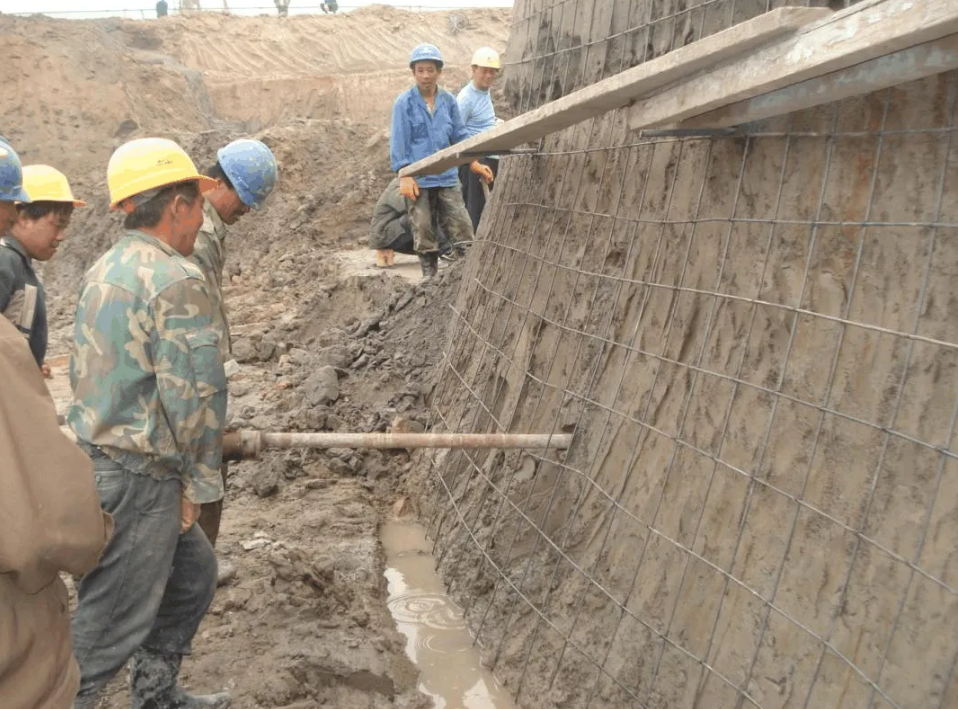 内蒙古常见基坑支护开挖事故的原因分析与处理方法
